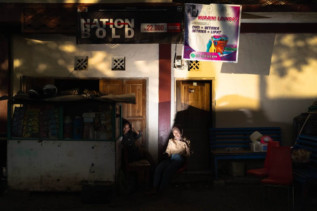 Labuan Bajo flash photography old town